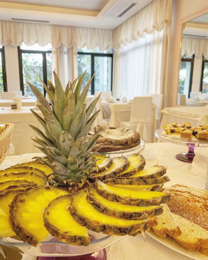 Hotel Baby B&B Milano Marittima Exterior foto
